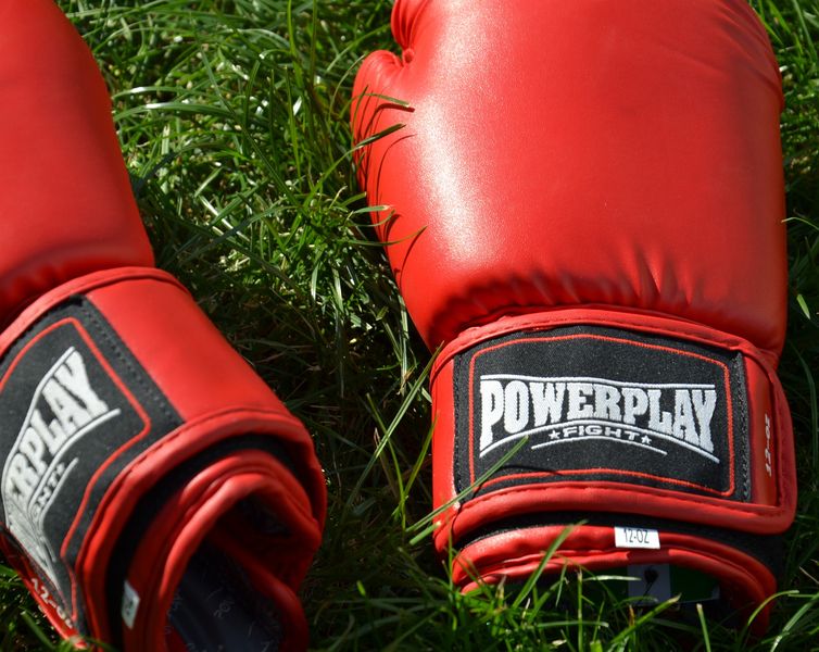 Боксерські рукавиці PowerPlay 3004 Classic Червоні 12 унцій 855262322 фото